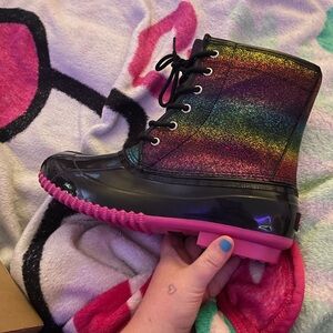 Sugar Skipper Rainbow Duck Boots Women 9M
Glitter Colorful Waterproof (UNWORN)